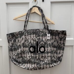ALO Yoga Grey Tie dye Tote Bag